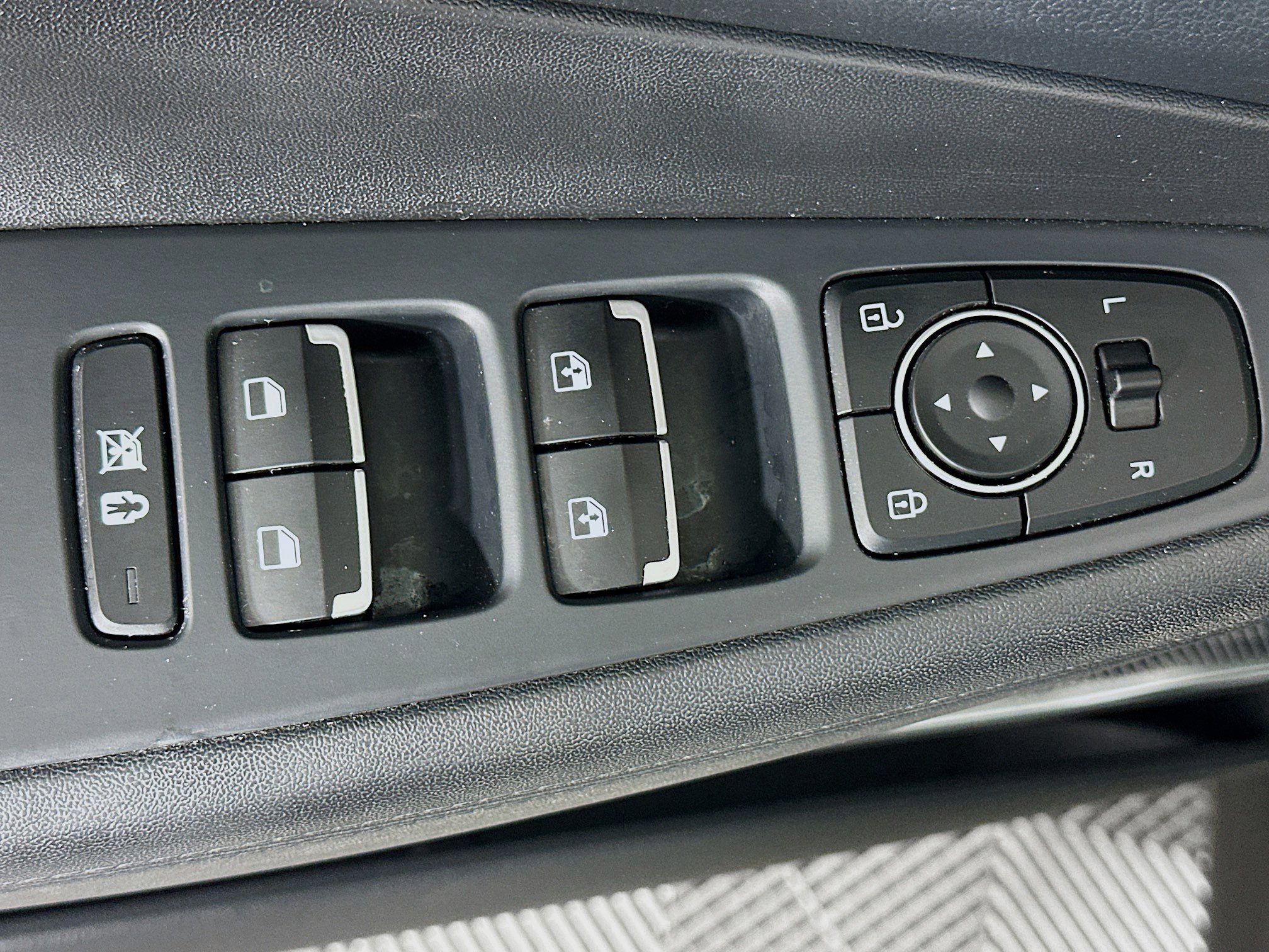 Used 2020 Hyundai Santa Fe SEL w/ Convenience Package FWD image 15