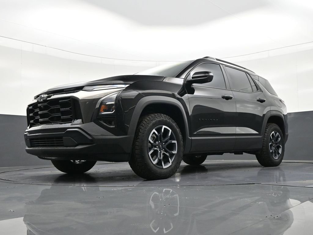 Used 2025 Chevrolet Equinox ACTIV w/ Safety and Technology Package image 23