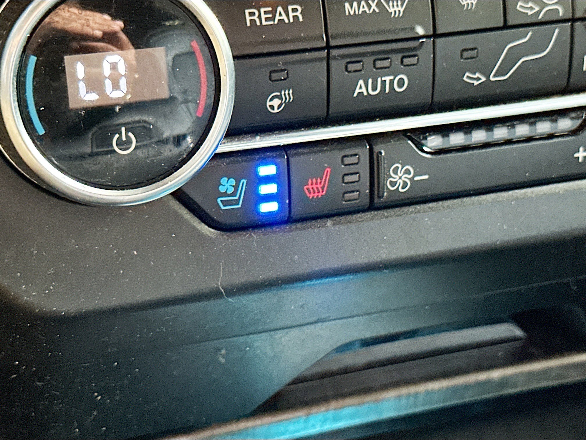 Used 2020 Ford Expedition Max Limited image 21