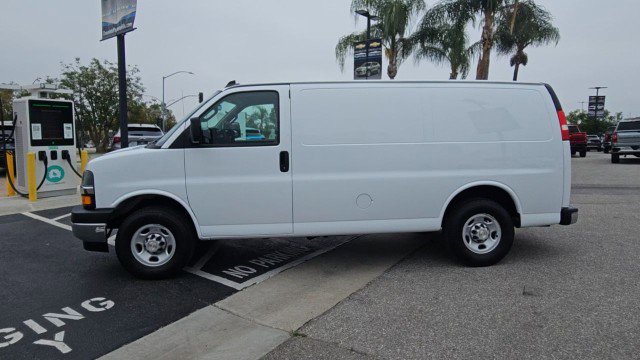 Used 2024 Chevrolet Express 2500 w/ Driver Convenience Package RWD image 5