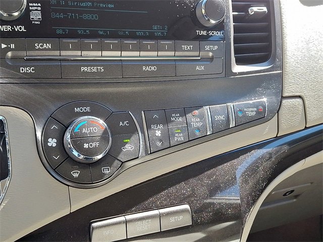 Used 2014 Toyota Sienna LE image 18