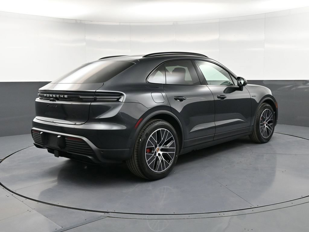 New 2026 Porsche Macan 4S Electric AWD/4WD image 8