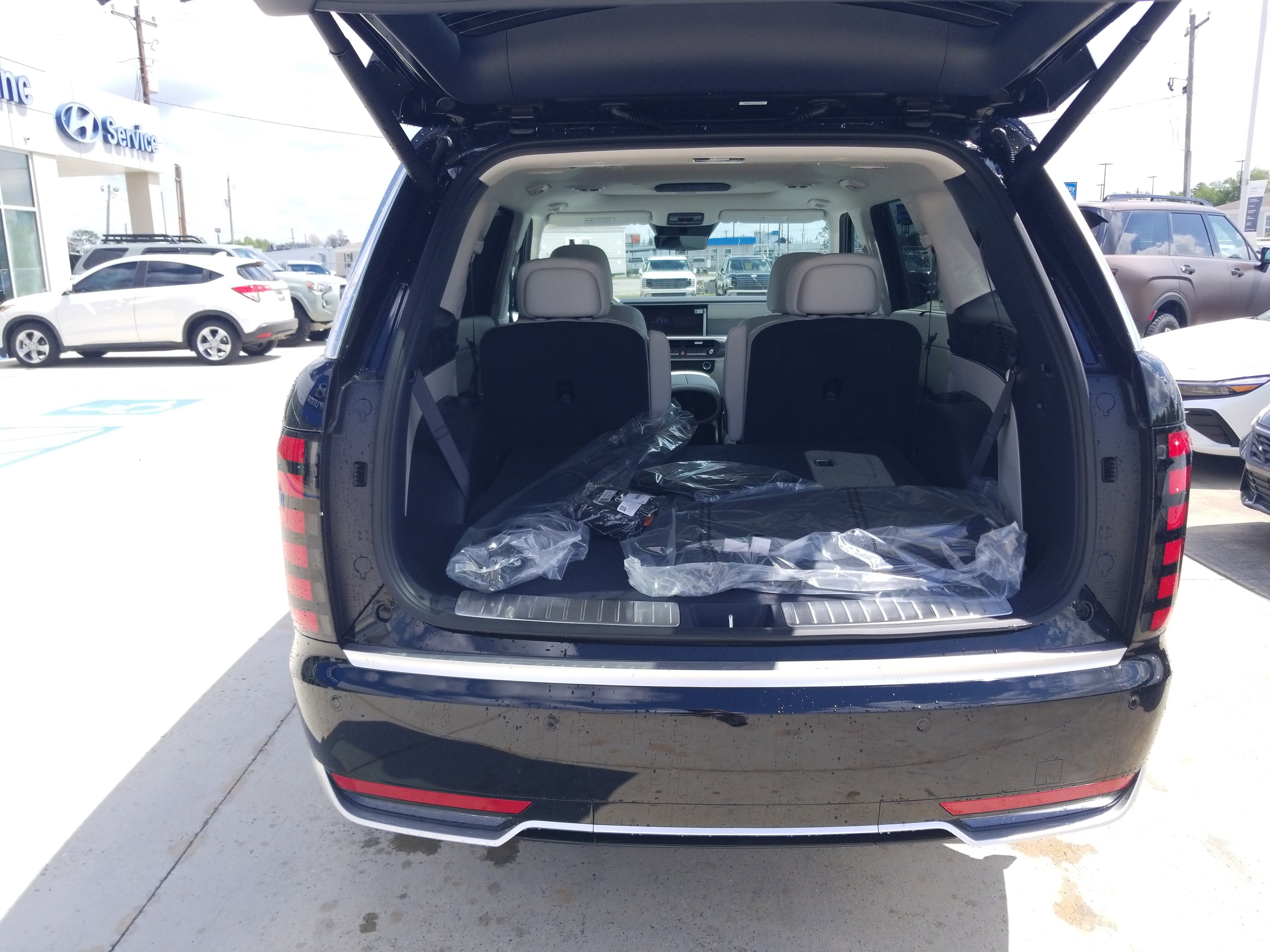 New 2026 Hyundai Palisade Calligraphy AWD/4WD image 13