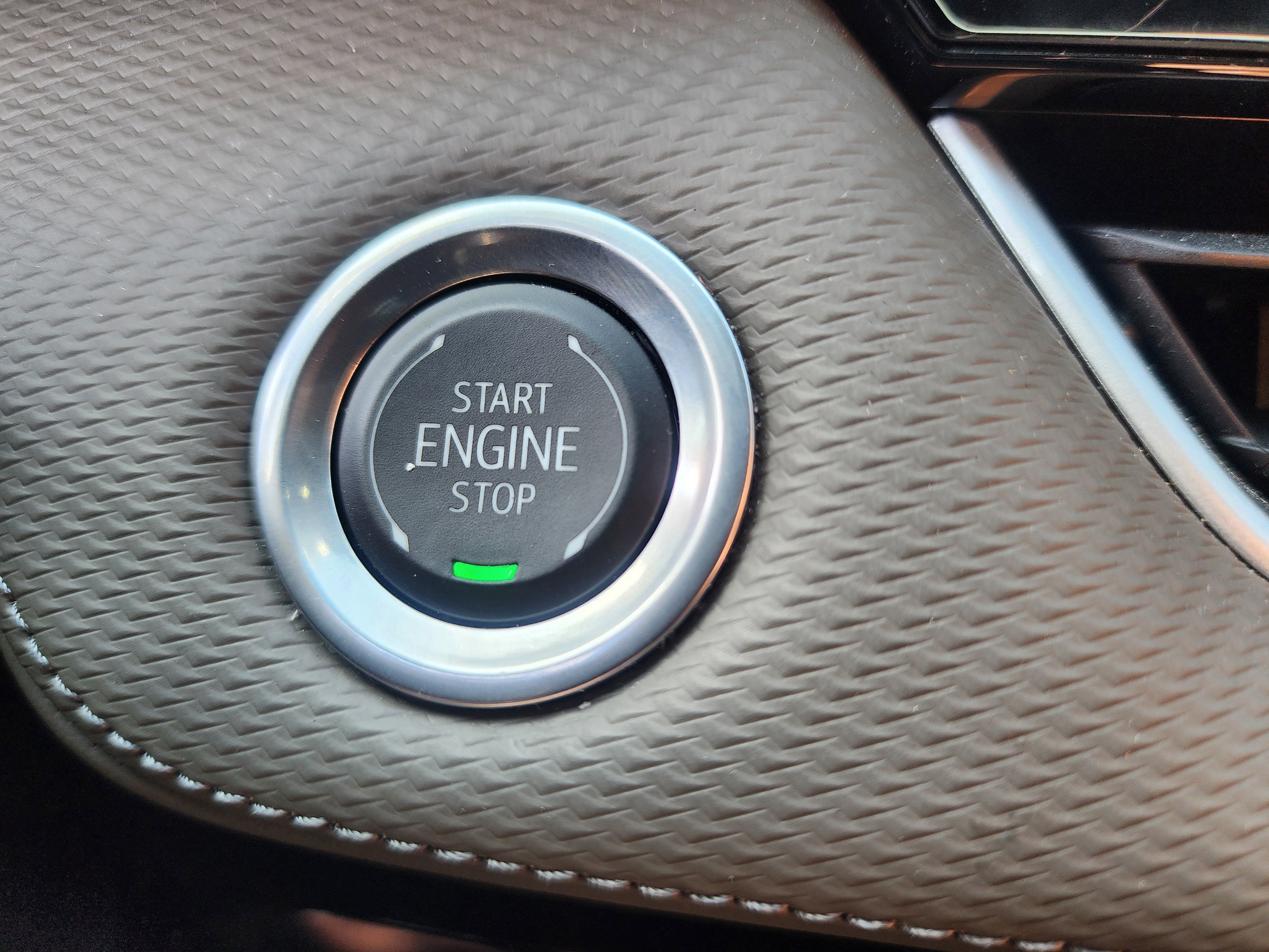 Used 2025 Chevrolet Equinox LT w/ Convenience Package II image 31