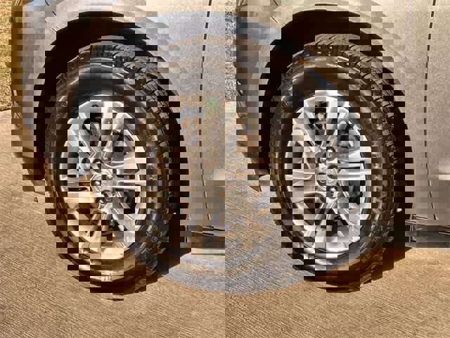 Used 2019 Buick Enclave Essence image 9