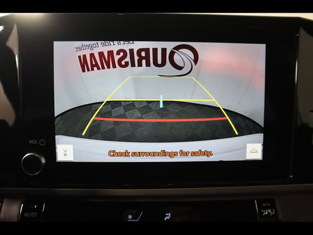 Used 2025 Toyota Camry SE w/ Convenience Package image 30