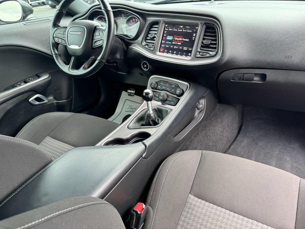 Used 2022 Dodge Challenger R/T Scat Pack RWD image 12