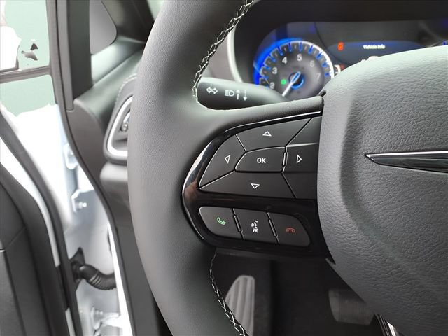 New 2026 Chrysler Pacifica Select AWD/4WD image 20