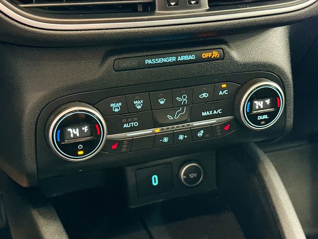 Used 2020 Ford Escape Titanium image 17