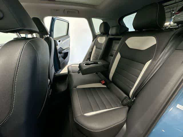 Certified 2025 Volkswagen Taos SEL AWD/4WD image 21
