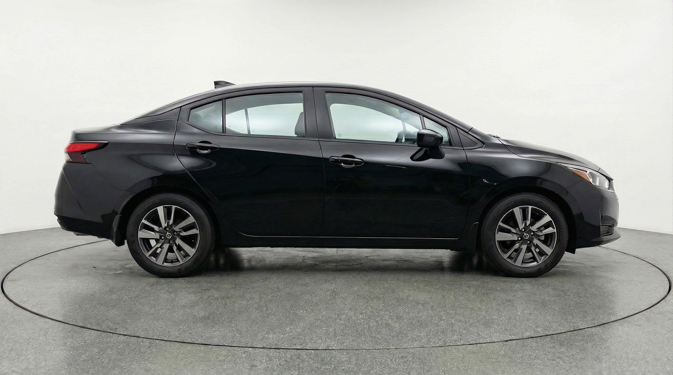 Used 2025 Nissan Versa SV w/ Trunk Package image 11