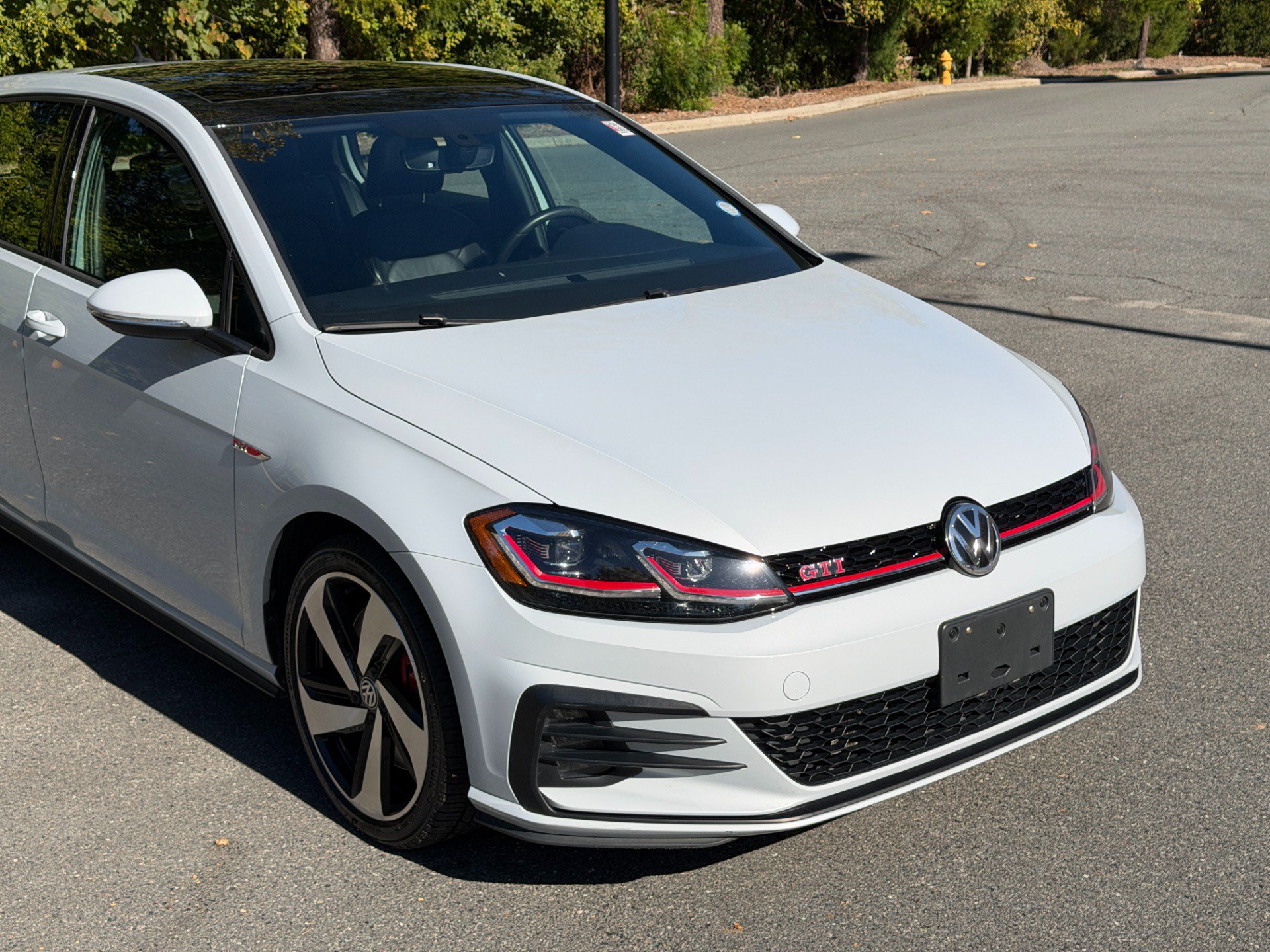 Used 2020 Volkswagen Golf 4-Door FWD image 17