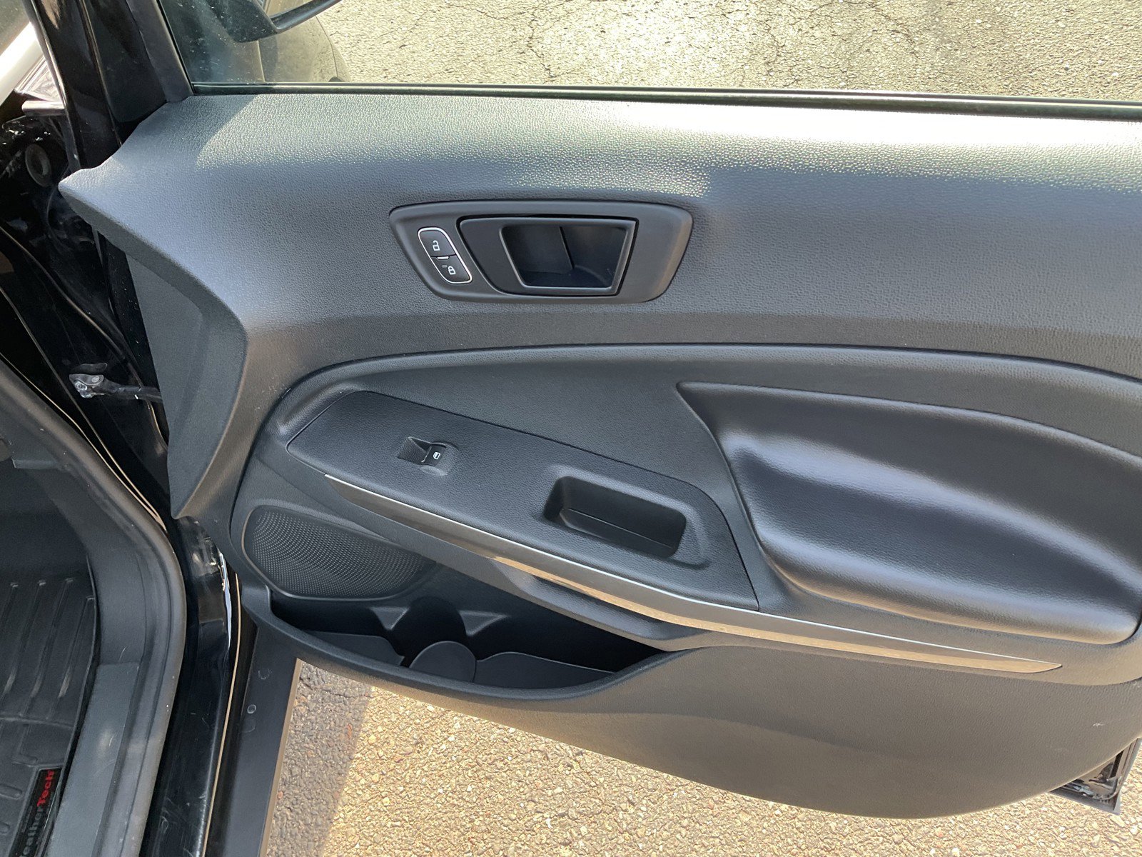 Used 2020 Ford EcoSport SES image 21