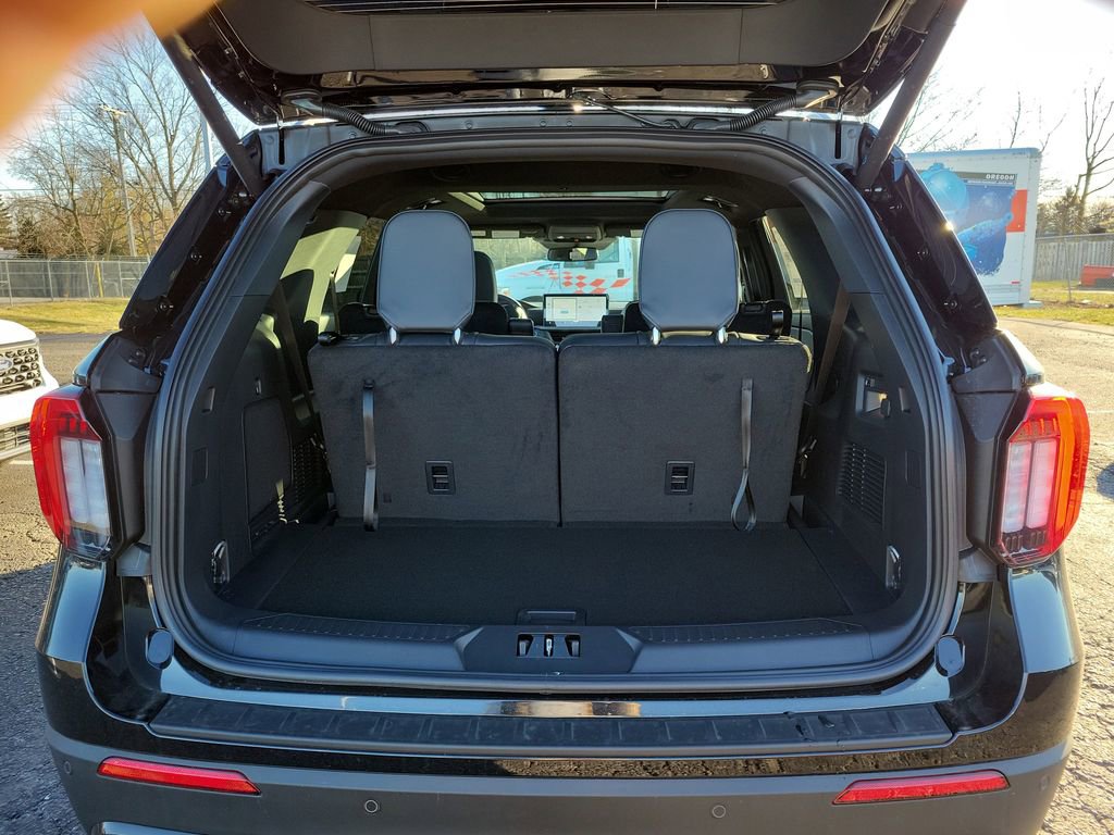 New 2026 Ford Explorer ST-Line image 10