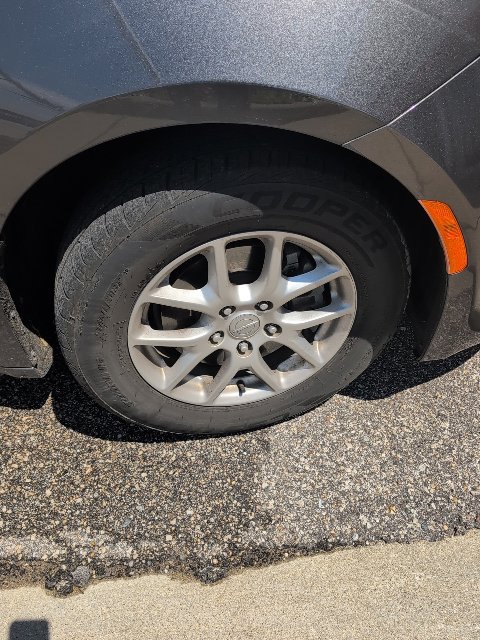 Used 2020 Chrysler Pacifica Touring w/ Cold Weather Group FWD image 6