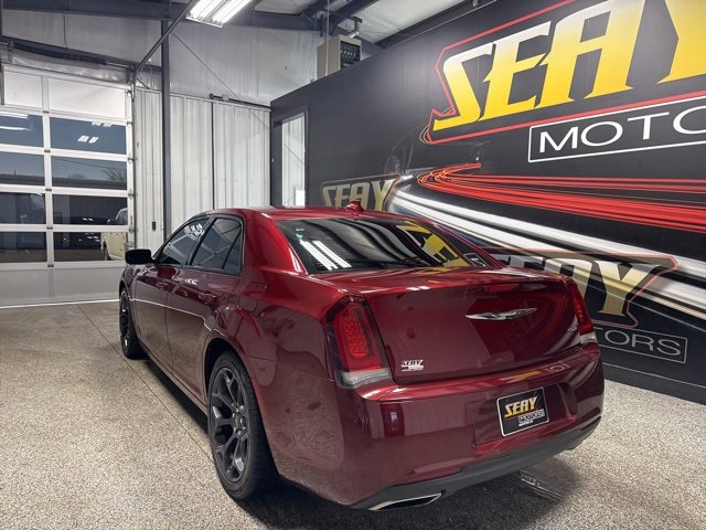 Used 2019 Chrysler 300 Touring w/ Sport Appearance Package image 17