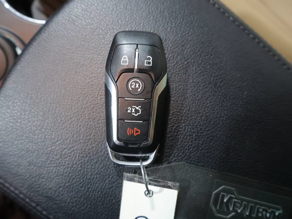 Used 2016 Ford Explorer XLT w/ Equipment Group 202A AWD/4WD image 30