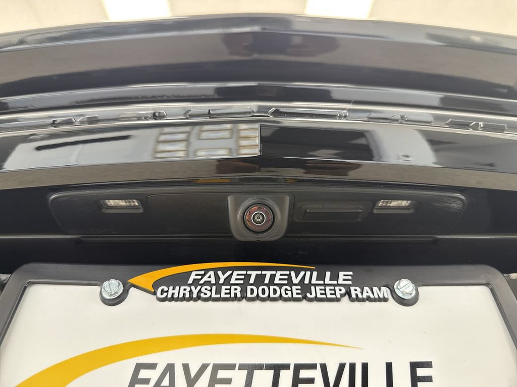 Used 2021 Chevrolet Corvette Stingray Premium Conv w/ Z51 Performance Package RWD image 33