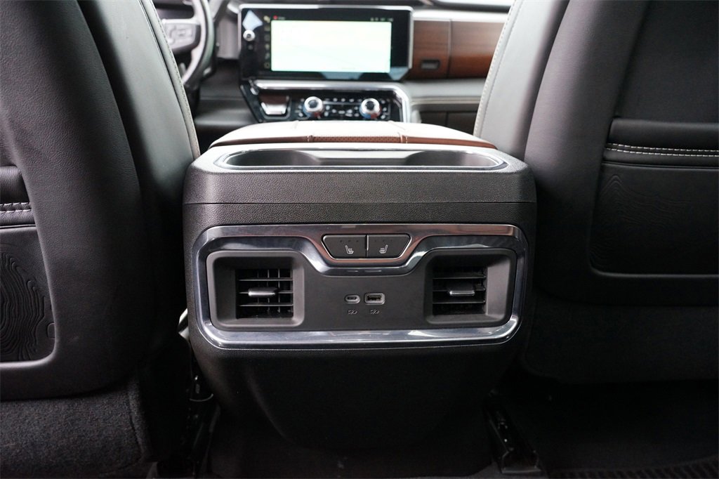 Used 2024 GMC Sierra 3500 Denali Ultimate image 28