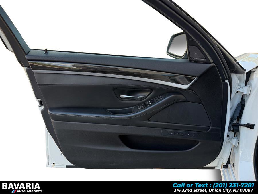 Used 2016 BMW 550i xDrive Sedan AWD/4WD image 11