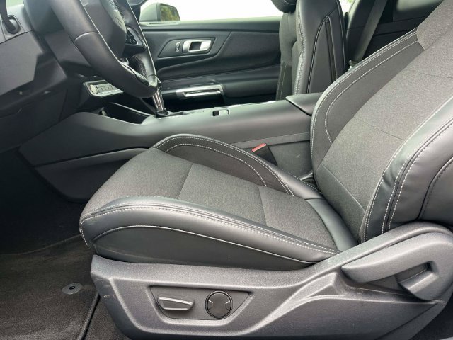 Used 2025 Ford Mustang Coupe RWD image 16