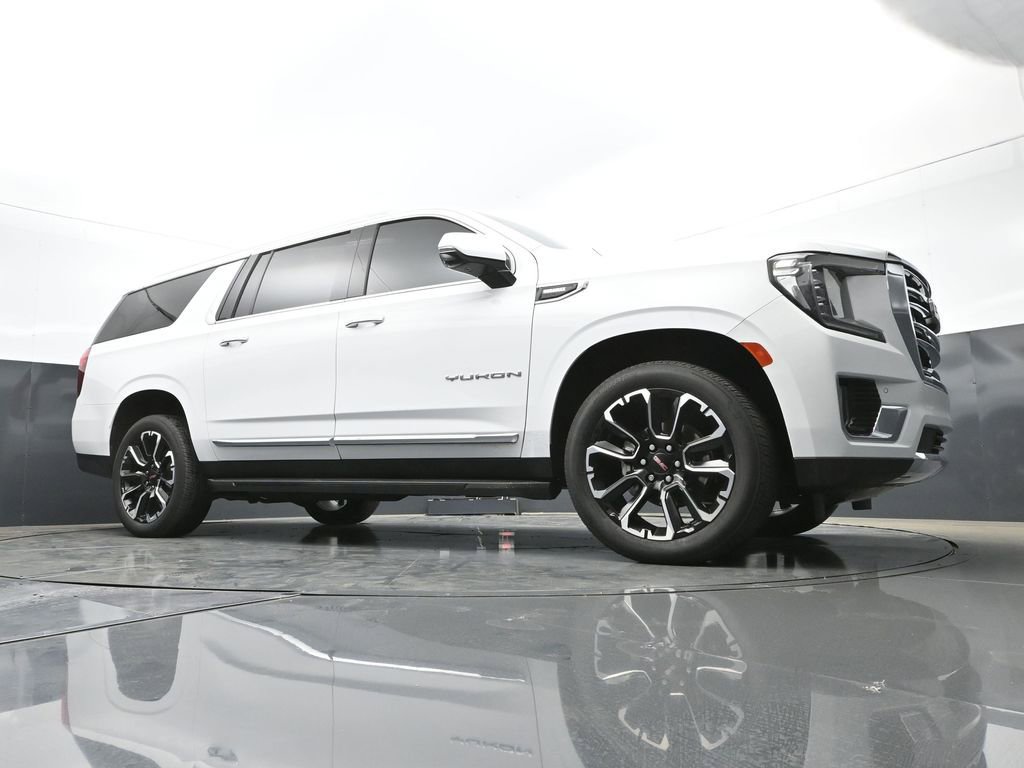 Used 2023 GMC Yukon XL SLT w/ SLT Luxury Package AWD/4WD image 50