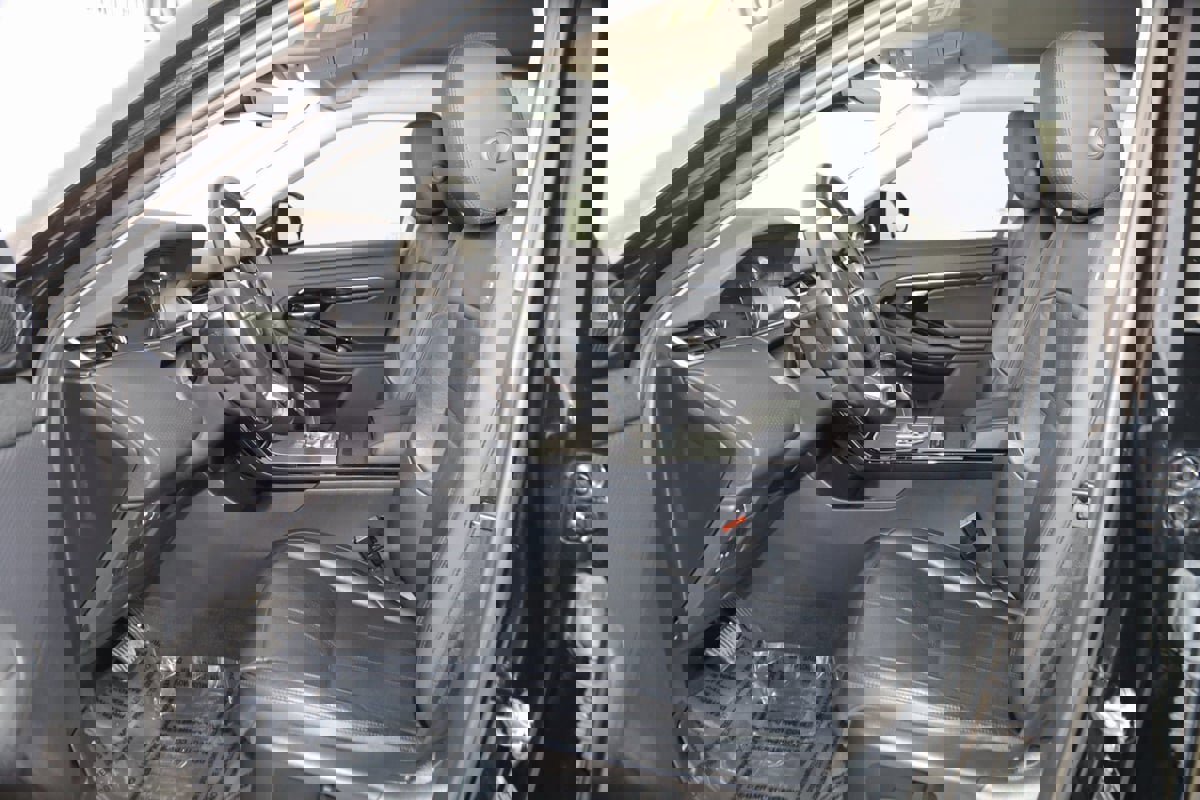 Used 2020 Land Rover Range Rover Evoque S image 10