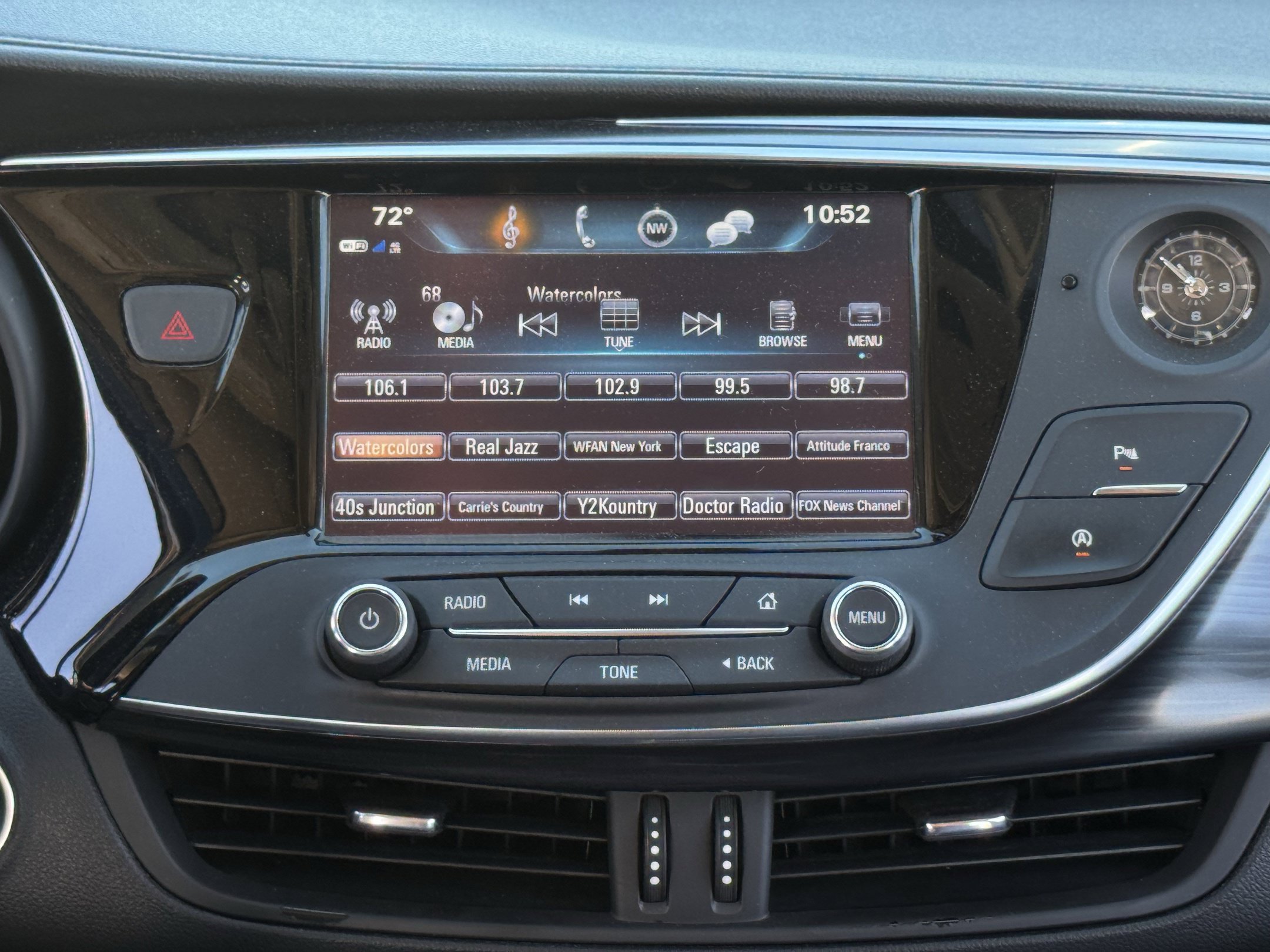 Used 2019 Buick Envision Essence FWD image 12