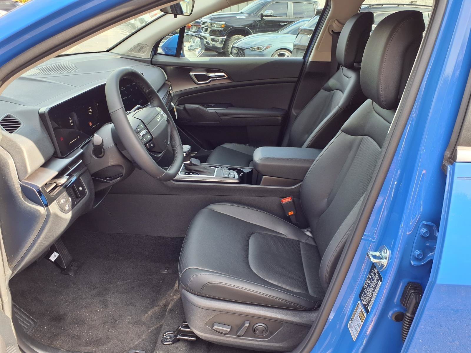 New 2026 Kia Sportage EX w/ EX Panorama Roof Package FWD image 5