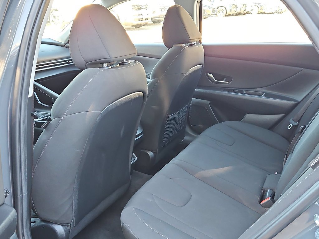 Used 2025 Hyundai Elantra SEL FWD image 25