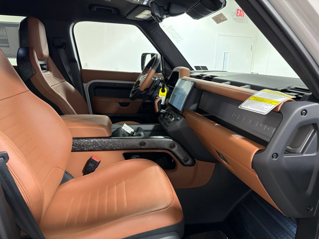 New 2026 Land Rover Defender 110 OCTA AWD/4WD image 25