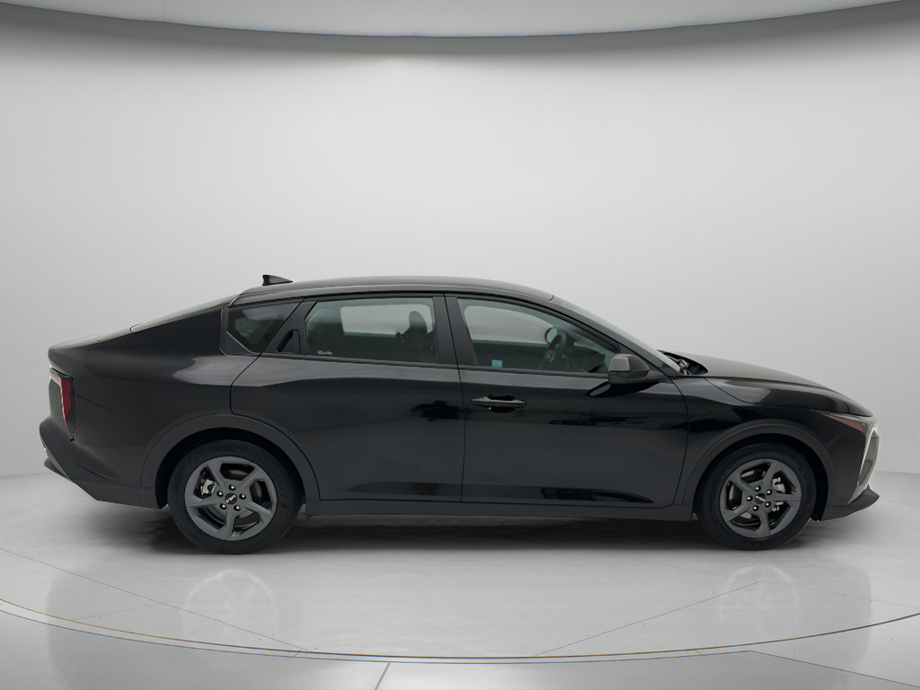 Used 2025 Kia K4 FWD image 6