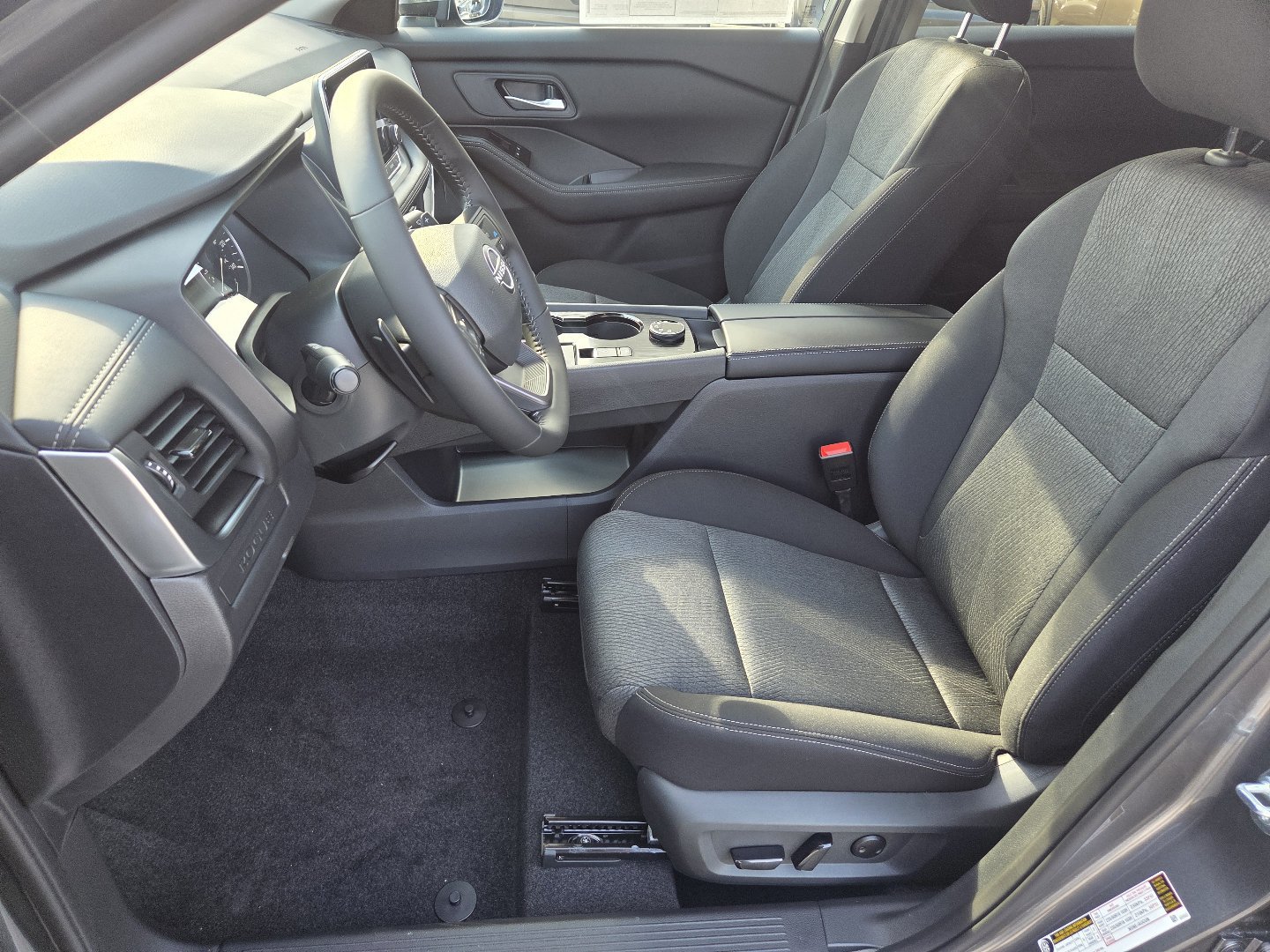 New 2027 Nissan Rogue SV AWD/4WD image 25