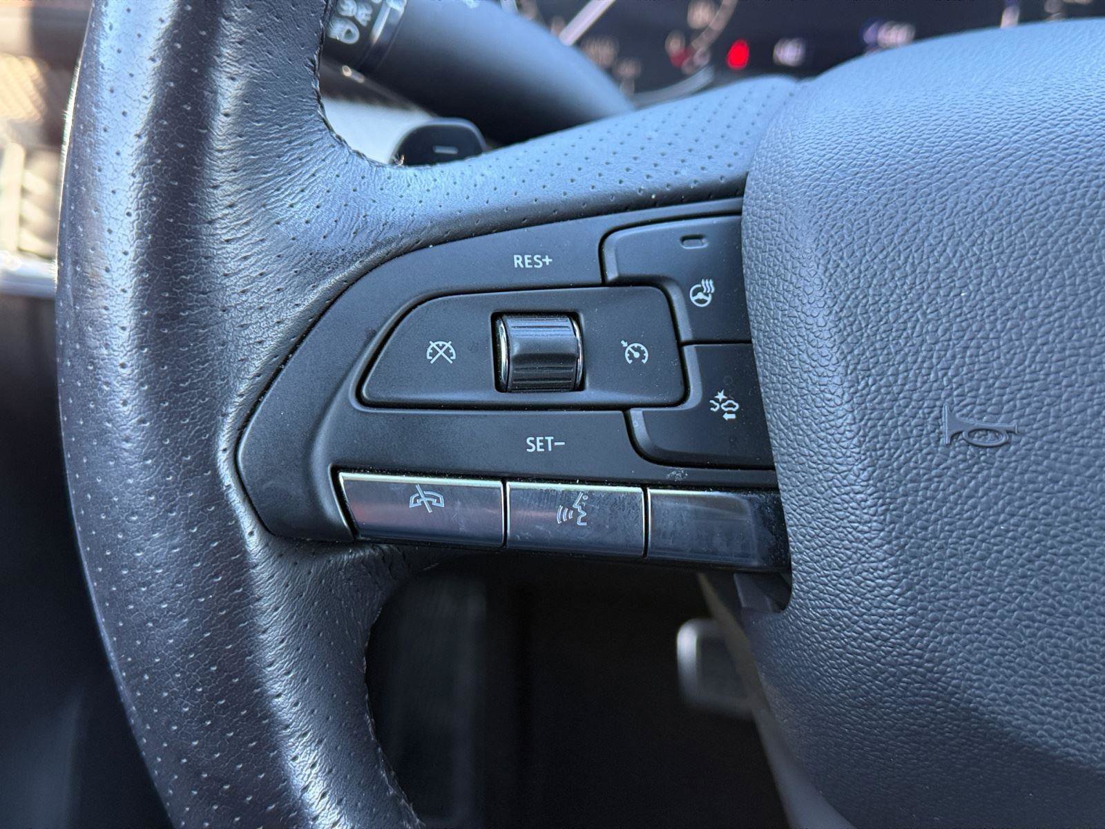 Certified 2023 Cadillac XT4 Sport w/ LPO, Onyx Lite Package image 26