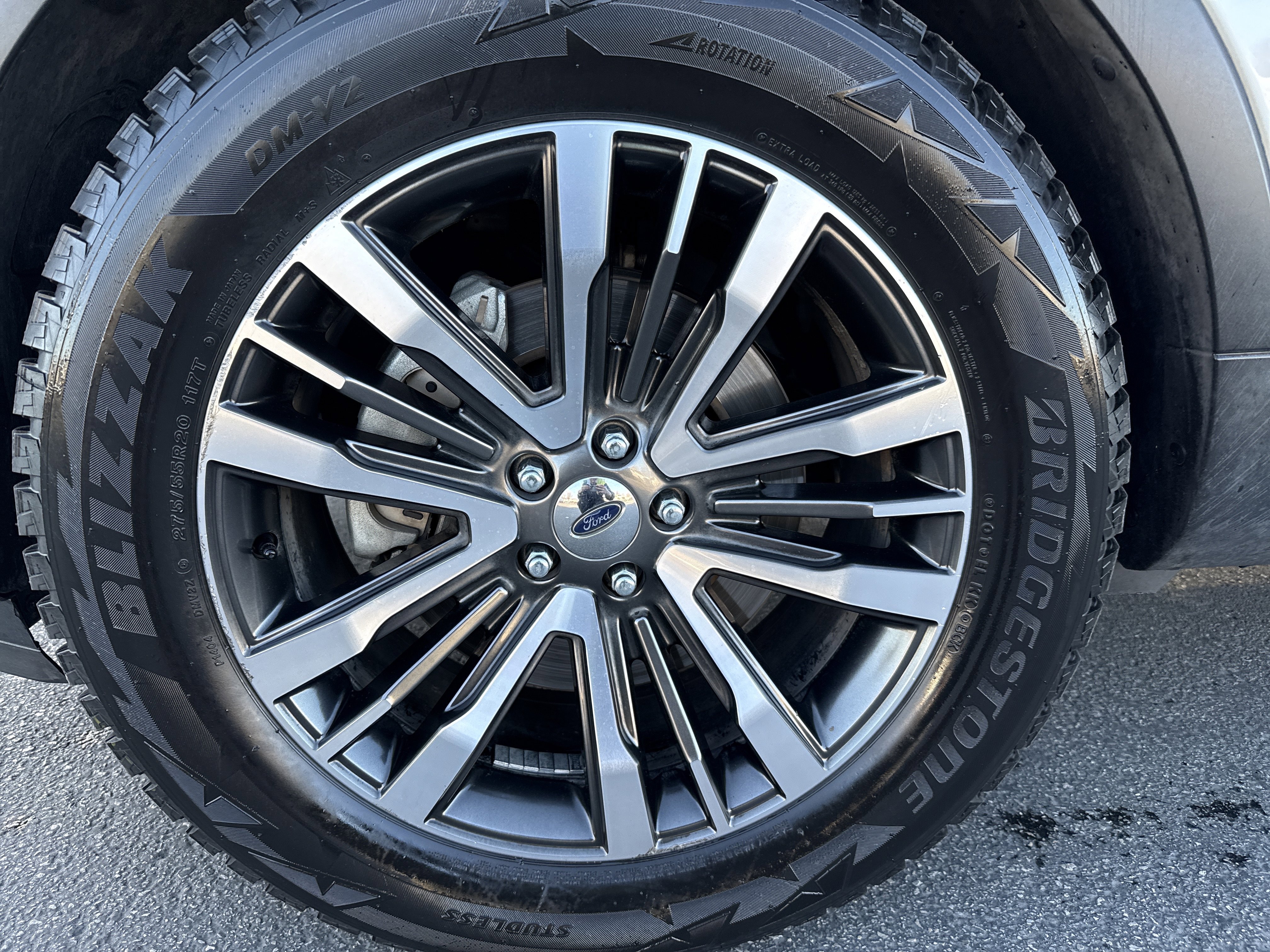 Used 2016 Ford Explorer Platinum image 10