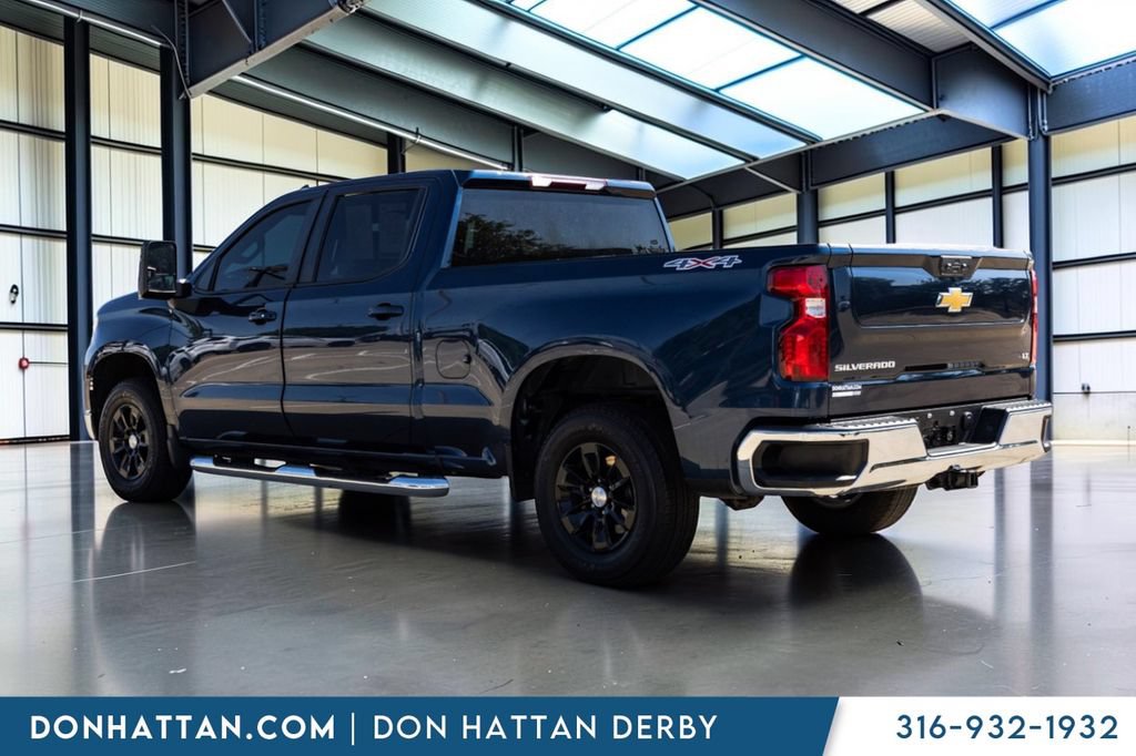 Used 2022 Chevrolet Silverado 1500 LT AWD/4WD image 23