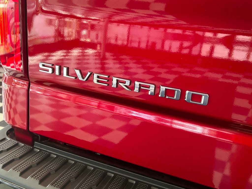 Used 2022 Chevrolet Silverado 1500 LT Trail Boss w/ Bed Protection Package AWD/4WD image 16