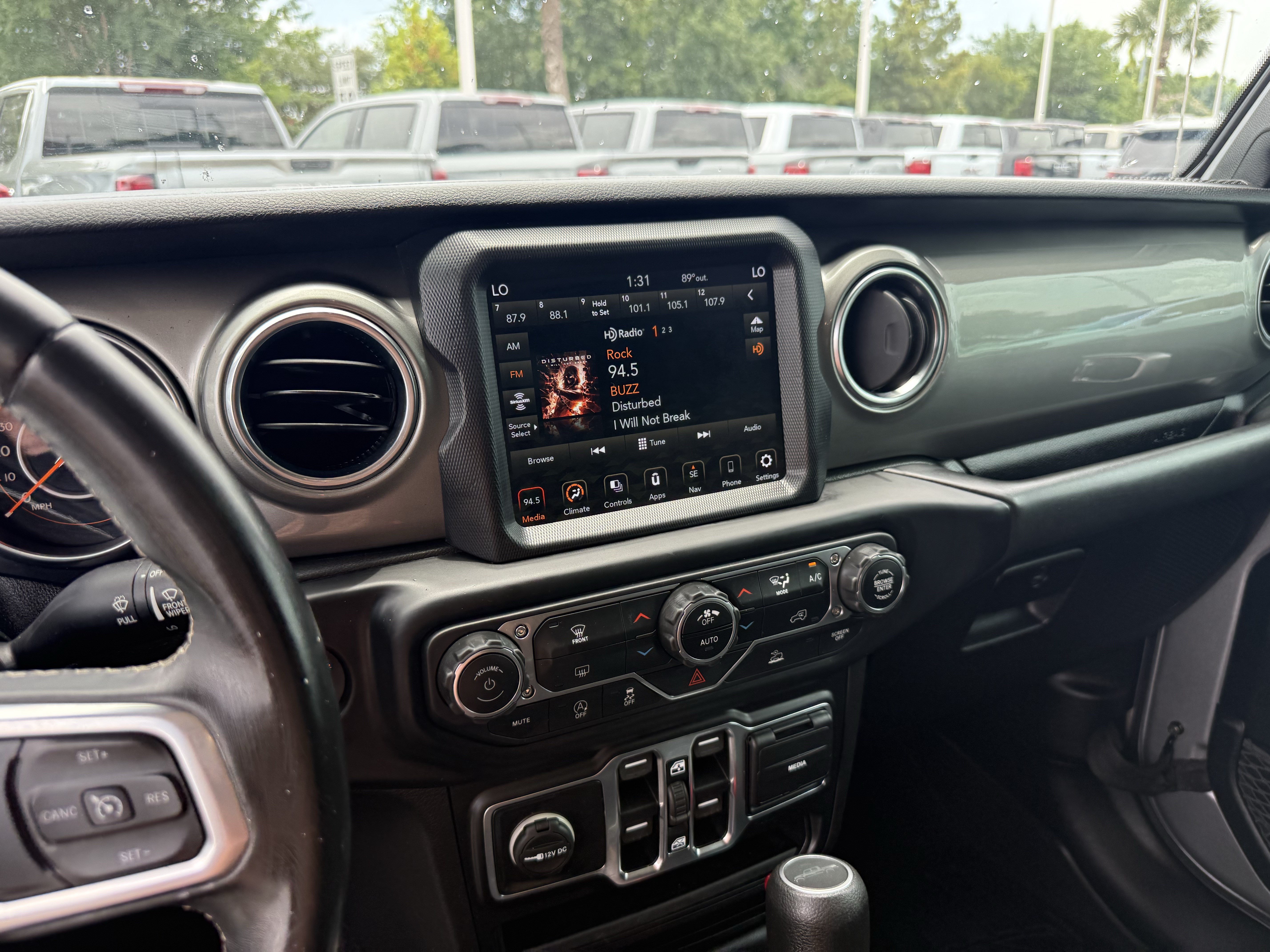 Used 2020 Jeep Gladiator Overland AWD/4WD image 19