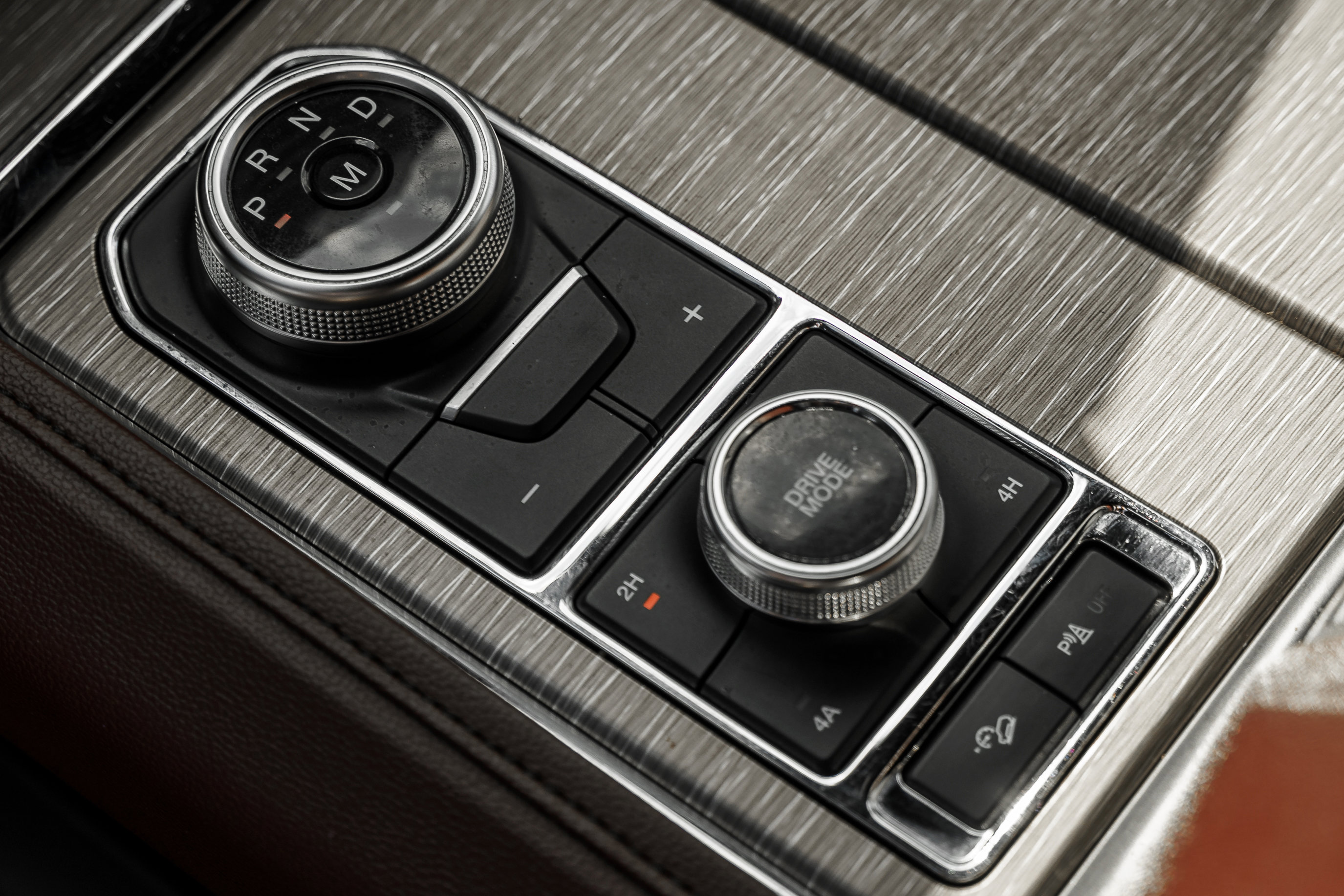 Used 2024 Ford Expedition Limited image 11