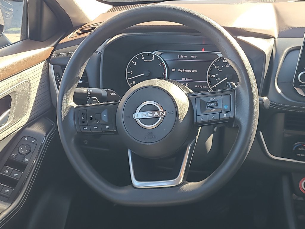 Used 2023 Nissan Rogue SV FWD image 17