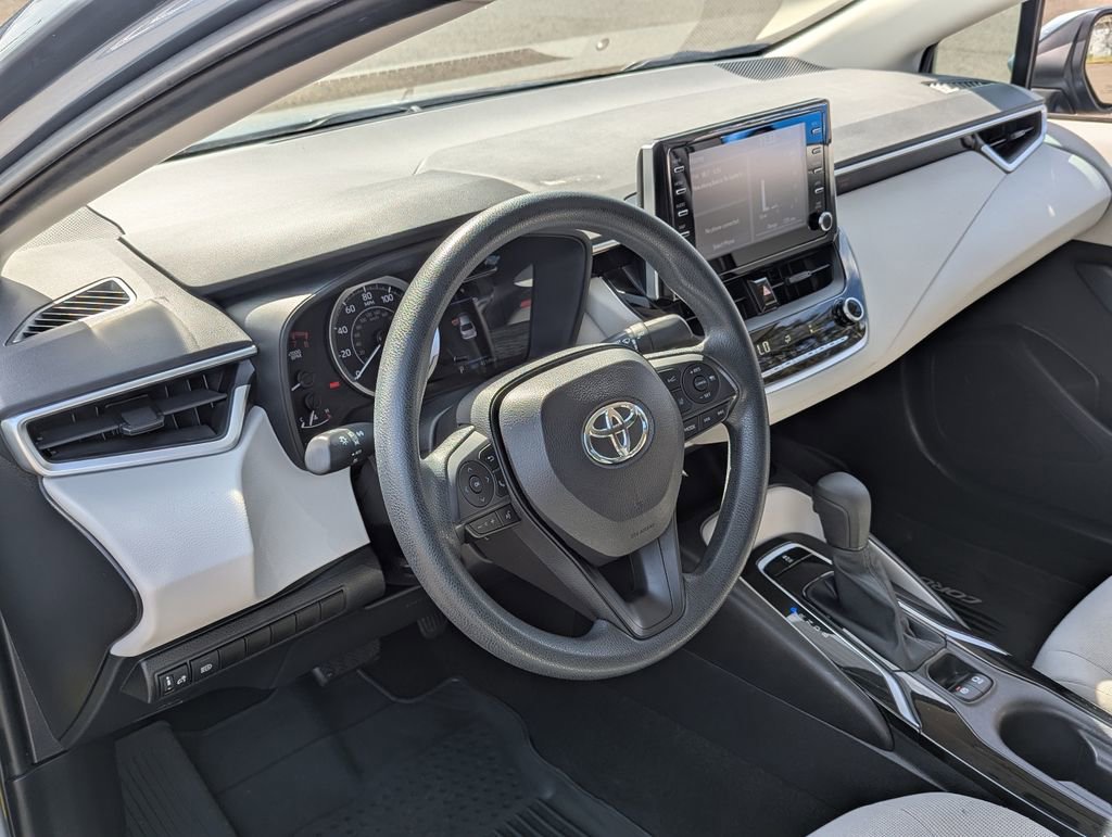 Used 2020 Toyota Corolla LE FWD image 12