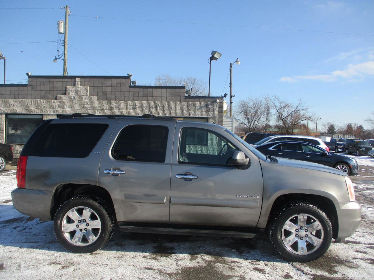 Used 2009 GMC Yukon SLT AWD/4WD image 2