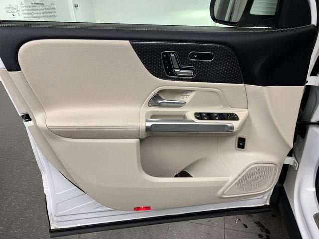 Used 2024 Mercedes-Benz GLB 250 4MATIC image 21