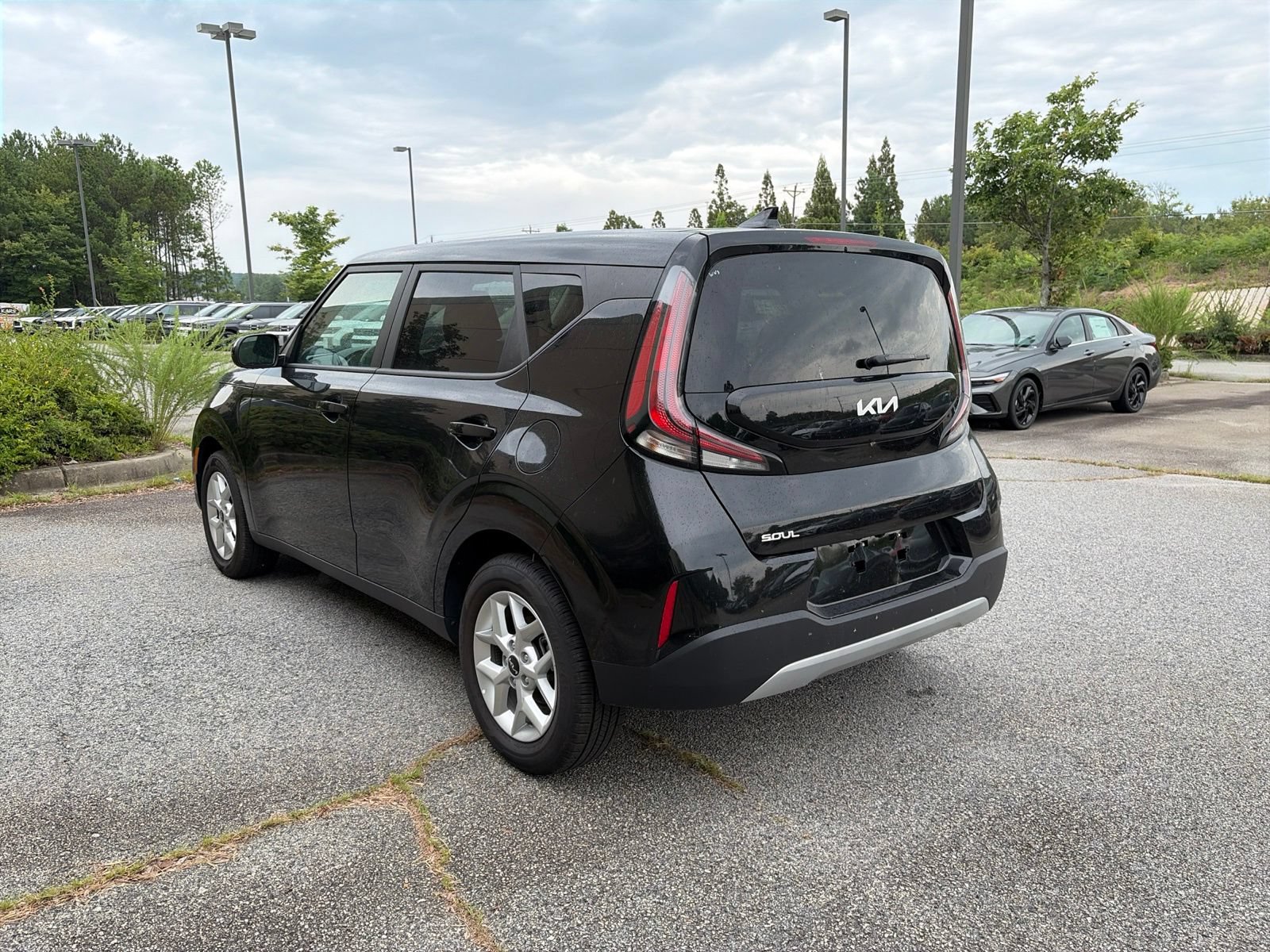 Used 2025 Kia Soul LX w/ LX Technology Package FWD image 4