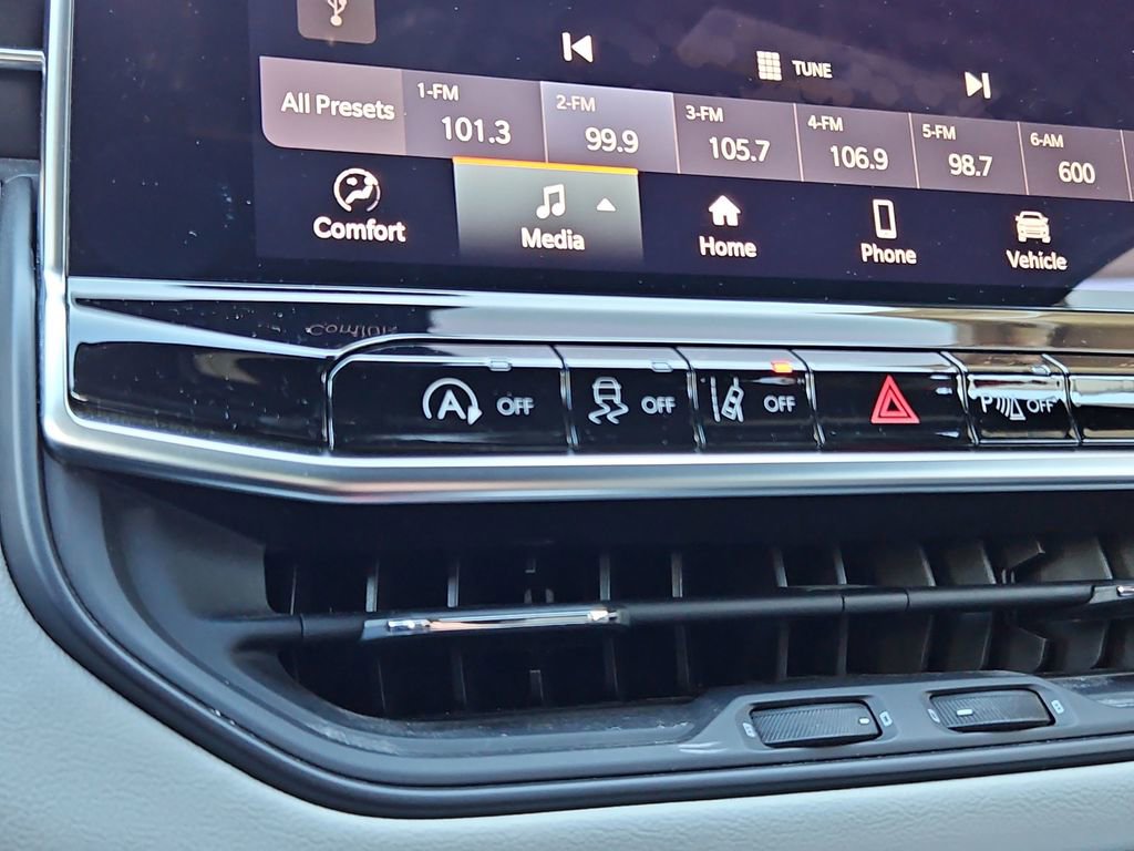 Used 2024 Jeep Compass Limited image 18