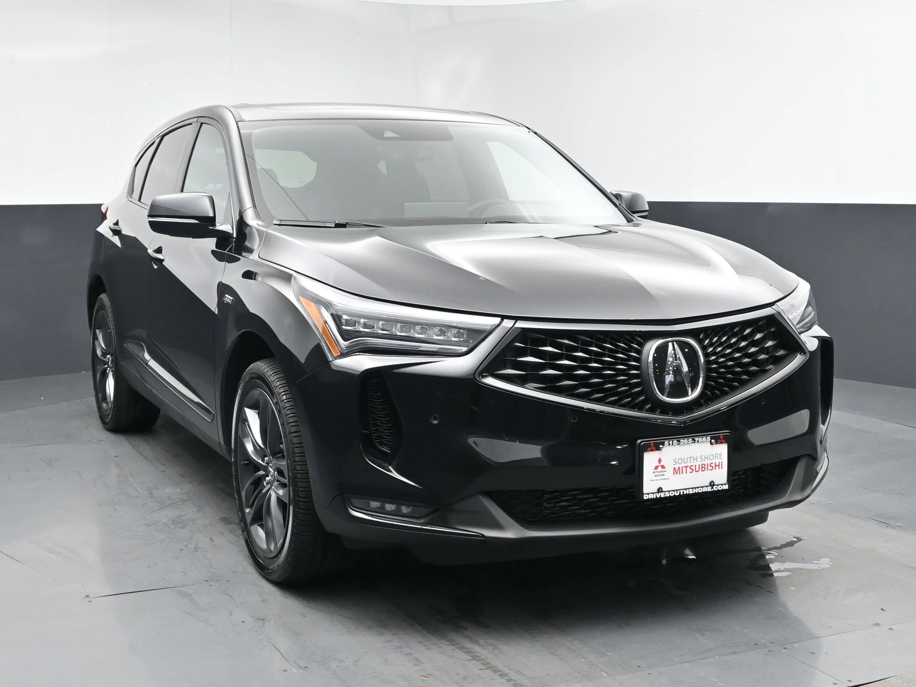 Used 2023 Acura RDX A-Spec image 2