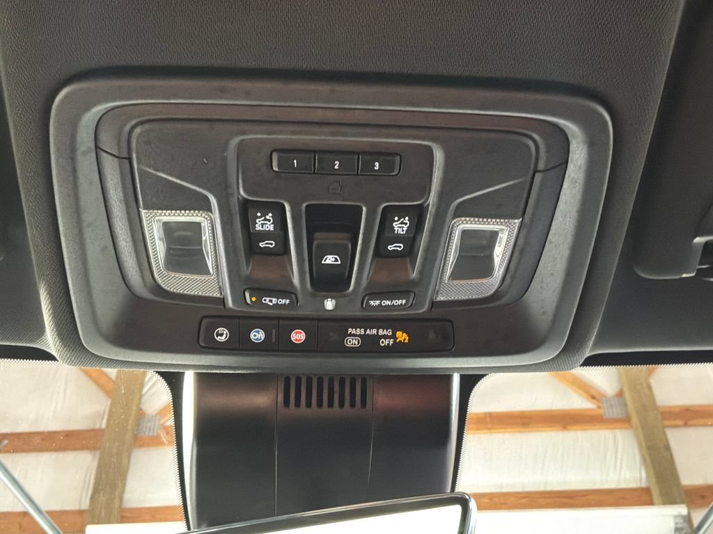 Used 2025 GMC Sierra 1500 AT4 w/ Technology Package AWD/4WD image 24