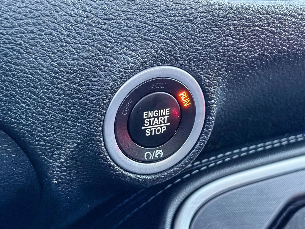 Used 2021 Dodge Challenger SXT image 16