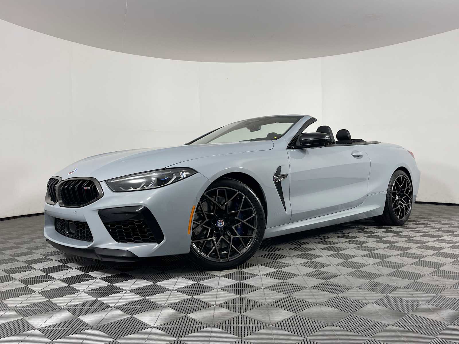 Used 2023 BMW M8 Competition image 3