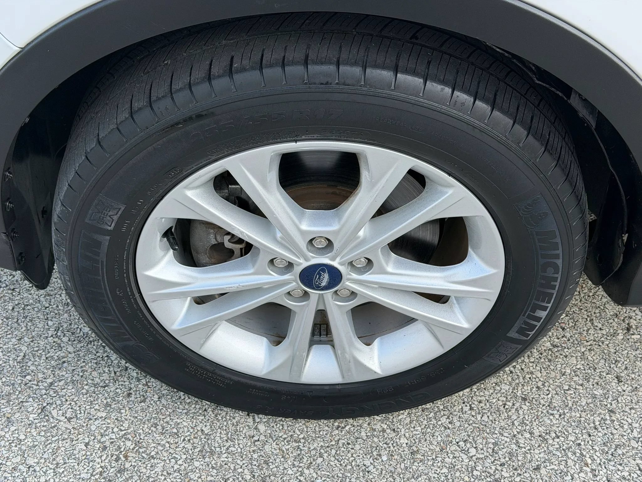 Used 2017 Ford Escape SE w/ SE Cold Weather Package AWD/4WD image 9